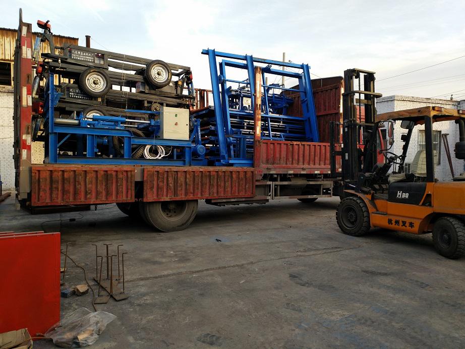 整裝待發(fā)的電動(dòng)車(chē)